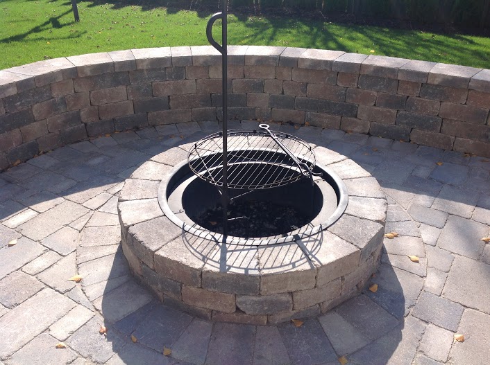 Small Patio Ideas For Your Backyard Retreat, How Much Does A Backyard Fire Pit Cost To Build