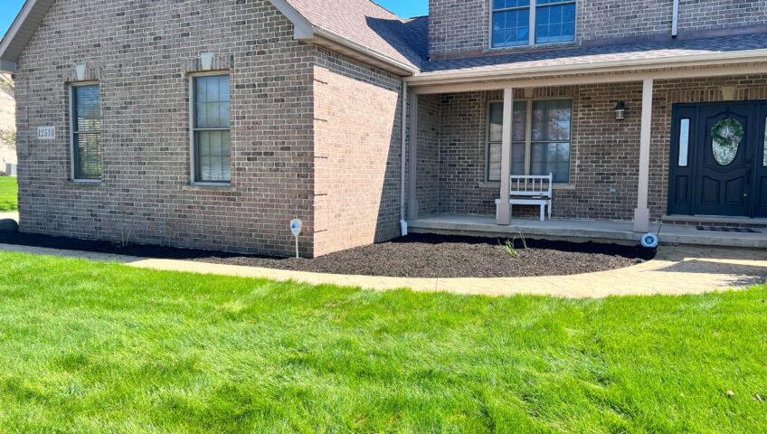 Front Mulch Side - BLC Yardworks Yorkville, IL