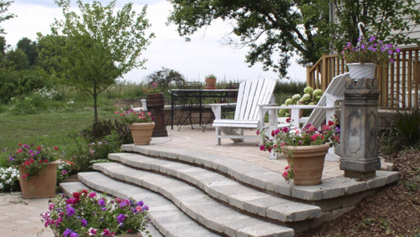 Landscaping Garden Plantings - BLC Yardworks Yorkville, IL